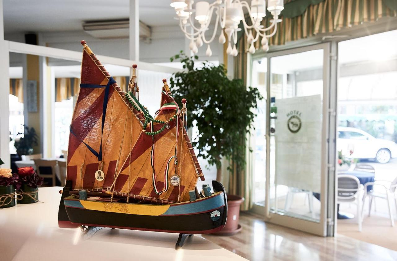 Hotel Villa Roma Caorle Esterno foto