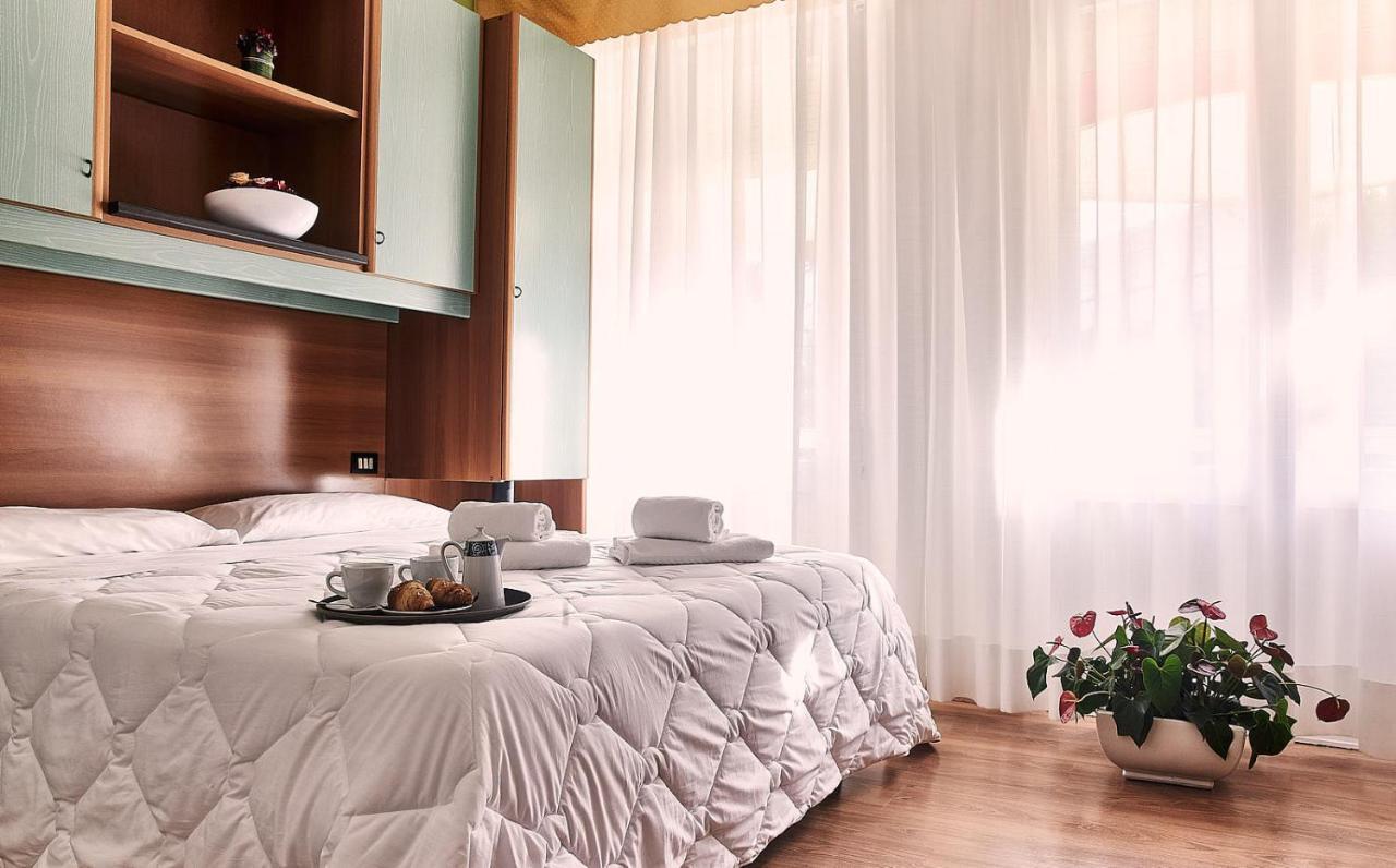 Hotel Villa Roma Caorle Esterno foto